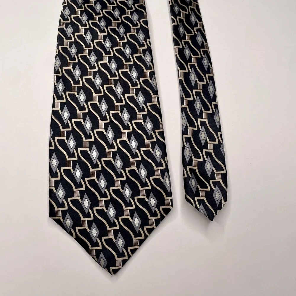 Stafford Executive 100% Silk Italy Made‎ Black Geometric Neck Tie Classy Formal